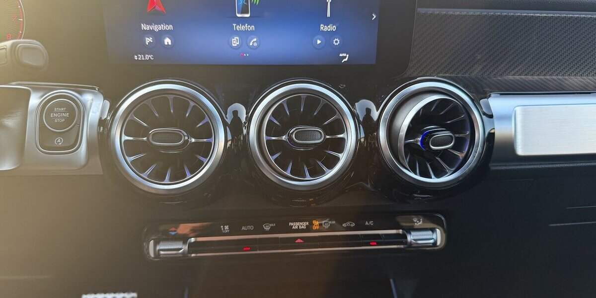 Mercedes-Benz GLB 180 *AMG,7 Sitzer,LED,Navi,MBUX,Kamera * 29.000 km 37.850 € Schorndorf 73614