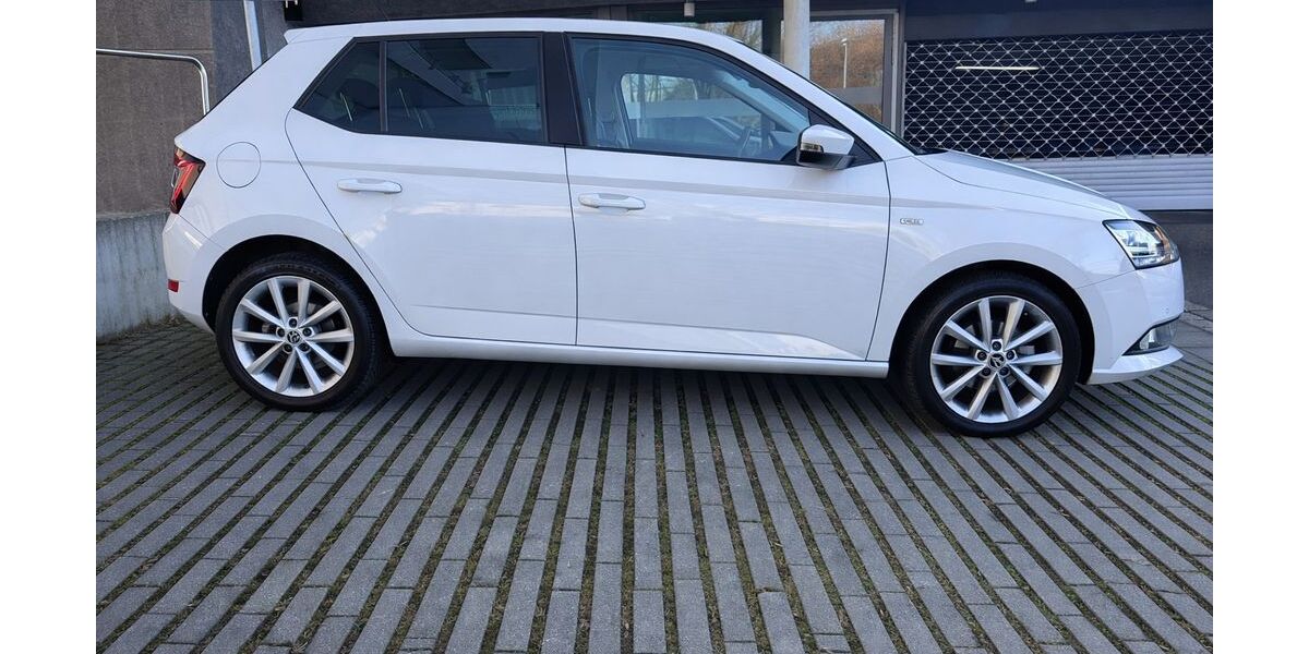 Skoda Fabia 23.668 km 13.900 &euro; Stuttgart 70619