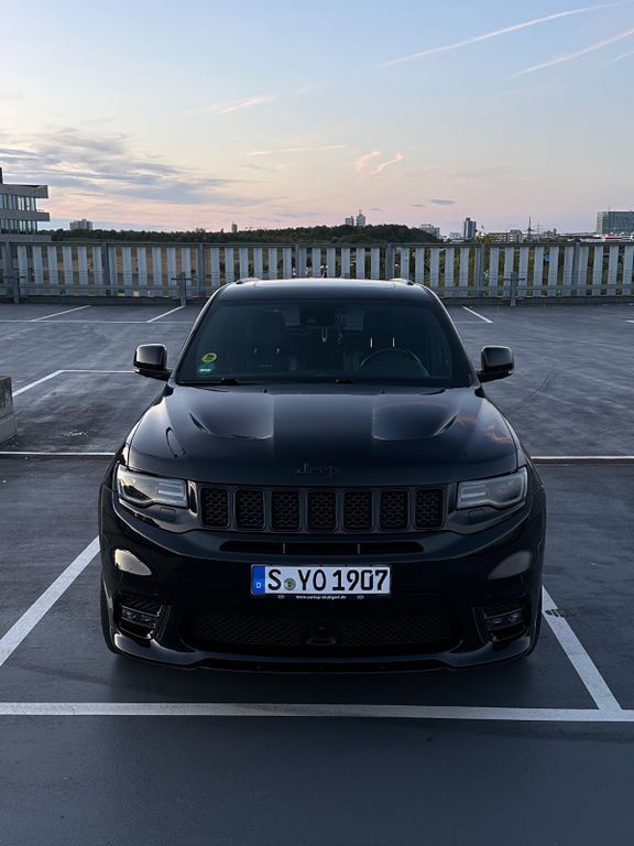 Jeep Grand Cherokee 92.000 km 55.300 € Stuttgart 70190