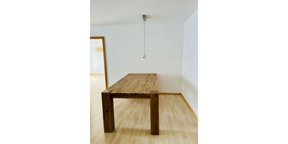Provisionsfrei, helle 3,5-Zi.-Whg. 74qm mit EBK, Loggia, Gäste-WC und Abstellkammer im Herzen von S-Zuffenhausen, bezugsfrei ab 01.10.2026 - Etagenwohnung Stuttgart Zuffenhausen | Angebot:26963014