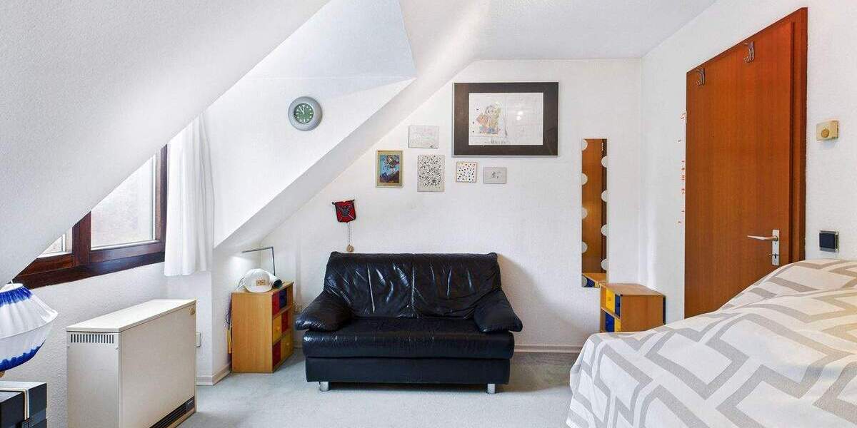 Reihenmittelhaus Stuttgart Stammheim - 5 Zimmer, 127 m&sup2;, 548.000&euro; | Angebot:25669368