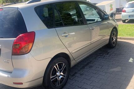 Toyota Corolla Verso 146.000 km 2.999 &euro; Stuttgart 70197