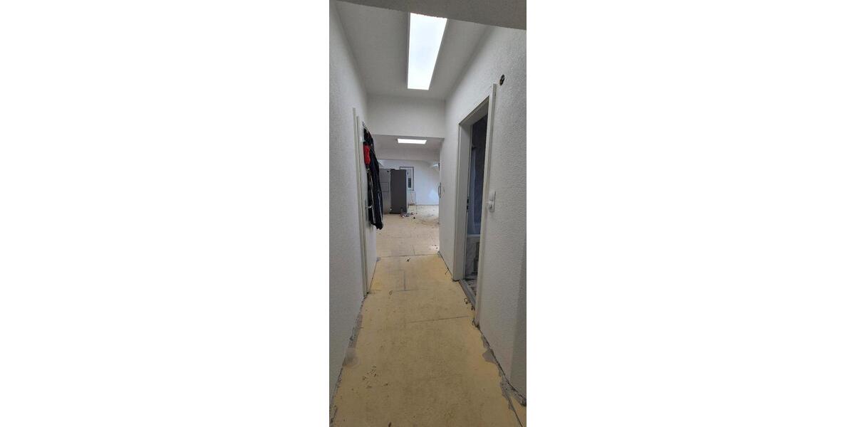 Dachgeschoßwohnung Stuttgart Zuffenhausen - 3 Zimmer, 70 m&sup2;, 199.000&euro; | Angebot:26740748