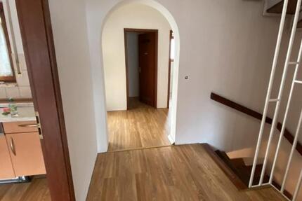 Reihenhaus in zentraler Lage von Illingen zu vermieten 4 zimmer