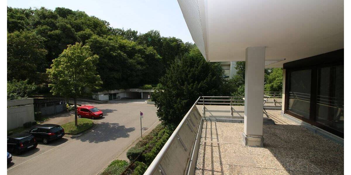 Ruhepol am Ende der Straße - Willkommen in Botnang! Zurücklehnen erlaubt, auf der großen Terrasse 3 zimmer