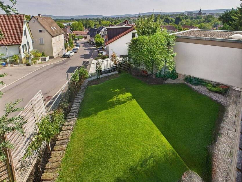Wohnen nahe ErlenInsel - großzügige Doppelhaushälfte mit Sonnenterrasse, Gartenidylle & Weitblick
