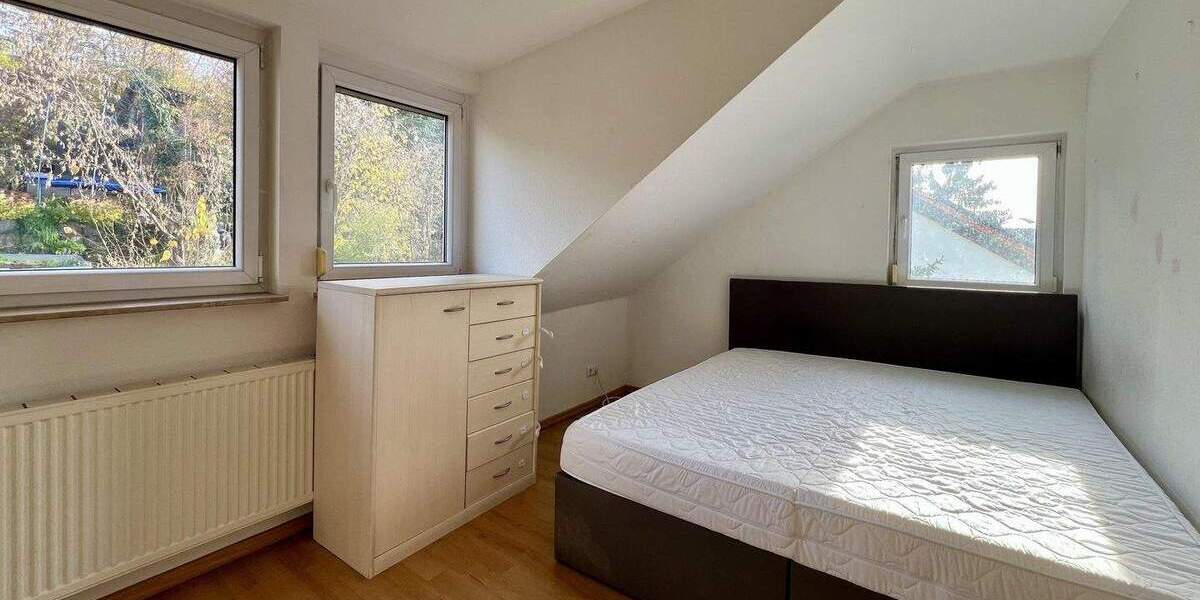 Etagenwohnung Esslingen Krummenacker - 4 Zimmer, 75 m&sup2;, 270.000&euro; | Angebot:25706125