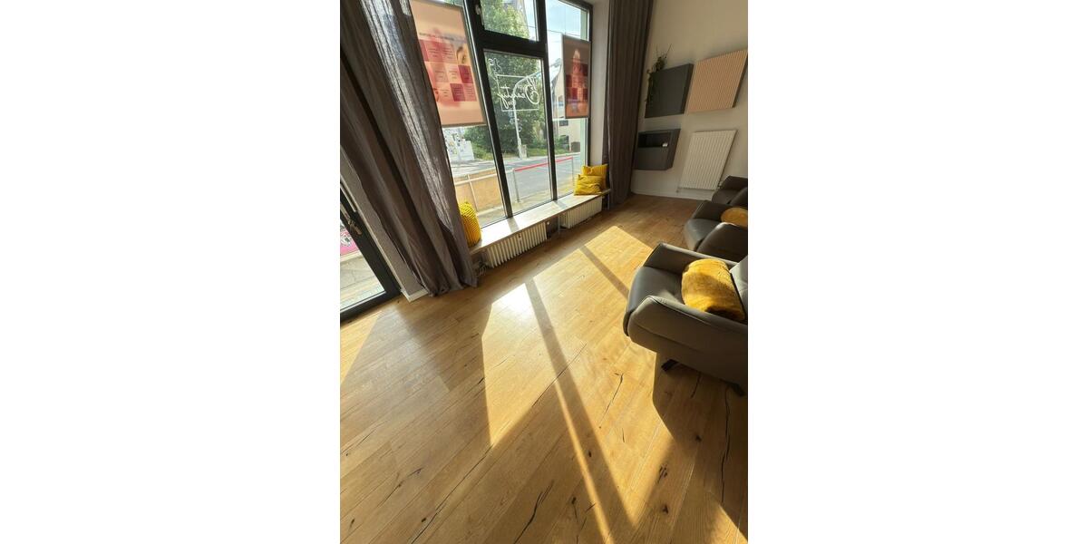 Vermietung Arbeitsplätze für selbstständige Beauty Artists zimmer