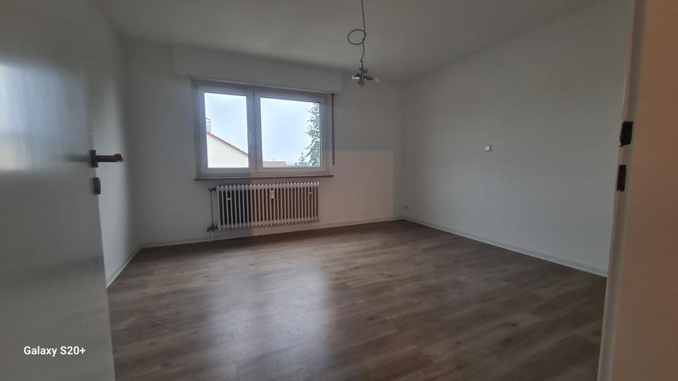 Frisch renovierte 4-Zimmer-Wohnung in Bietigheim-Bissingen 4 zimmer