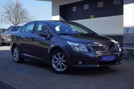 Toyota Avensis 182.000 km 6.999 &euro; Owen 73277