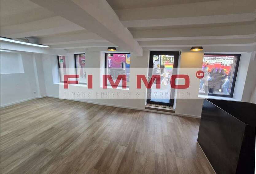 Einzelhandel in Stuttgart 2.400 € 94 m²