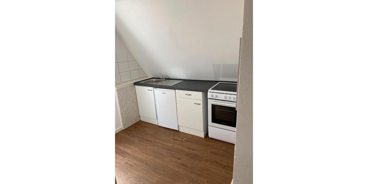 Dachgeschoßwohnung Stuttgart Luginsland - 3 Zimmer, 45 m&sup2;, 179.000&euro; | Angebot:26145432