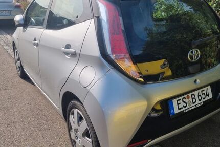 Toyota Aygo (X) 27.000 km 8.800 &euro; Owen 73277