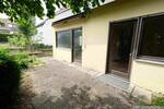 Zweifamilienhaus mit Ausbaupotenzial, Gartenidylle und Baumbestand