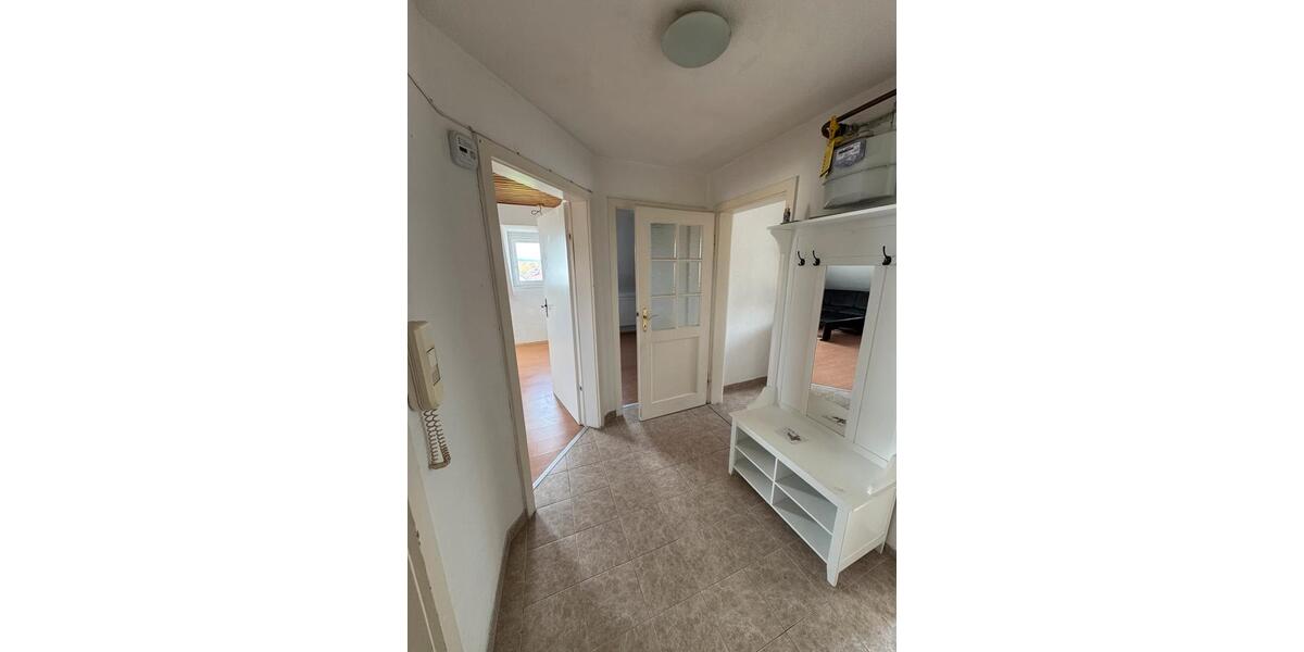 Dachgeschoßwohnung Stuttgart Bad Cannstatt - 3 Zimmer, 48 m&sup2;, 900&euro; | Angebot:26409398