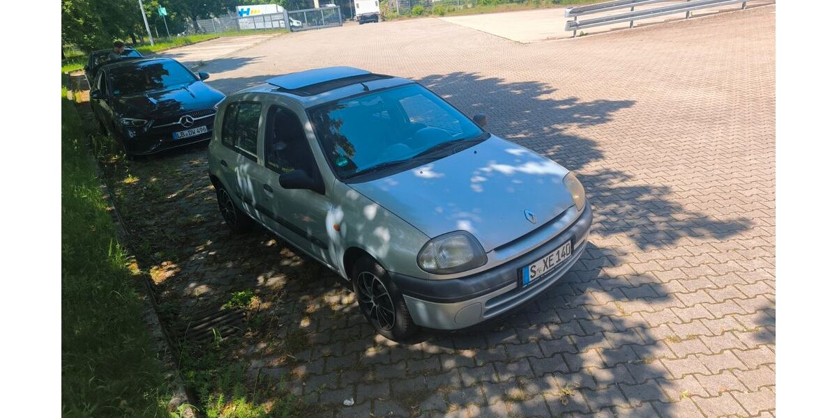 Renault Clio 146.900 km 1.299 &euro; Stuttgart 70376