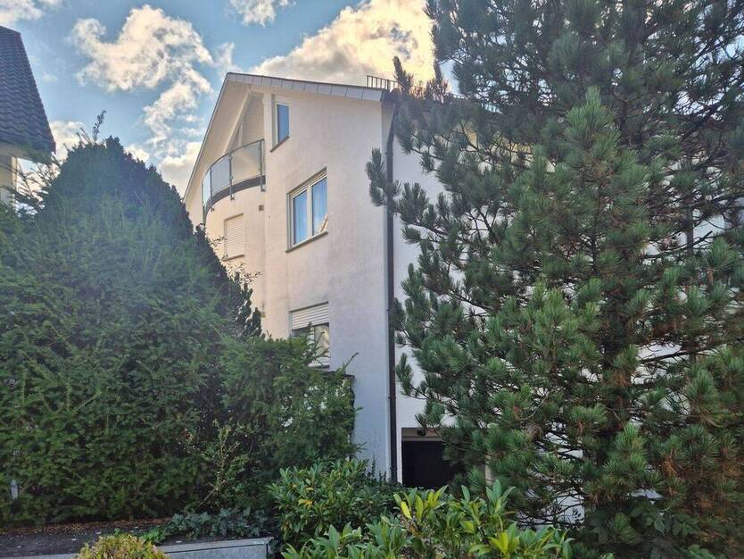 Wohnen mit Weitblick- exklusive Dachgeschoßwohnung in Stuttgart-Schönberg!