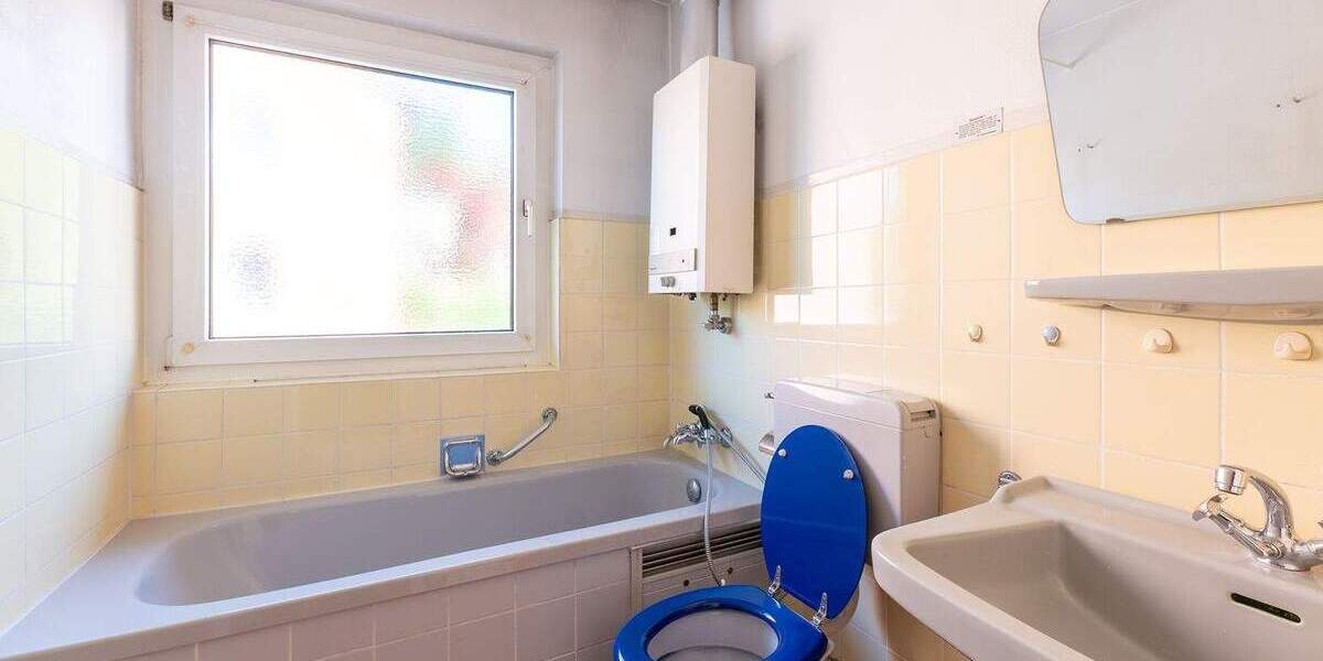 Freistehendes Ein-Zweifamilienhaus mit schönem Garten 8 zimmer