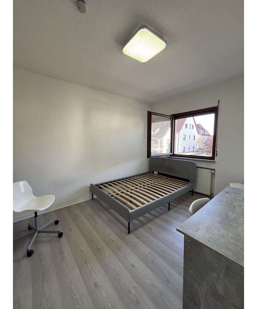 Wohnung zum Mieten in Zuffenhausne 450 € 14 m²
