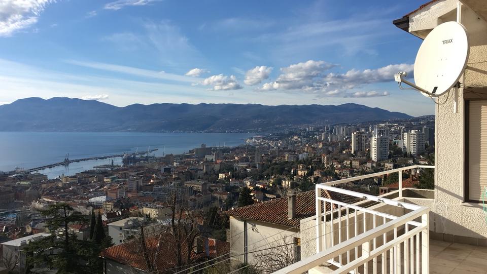 Einfamilienhaus Stuttgart Lehen - 10 Zimmer, 400 m&sup2;, 990.000&euro; | Angebot:26095068