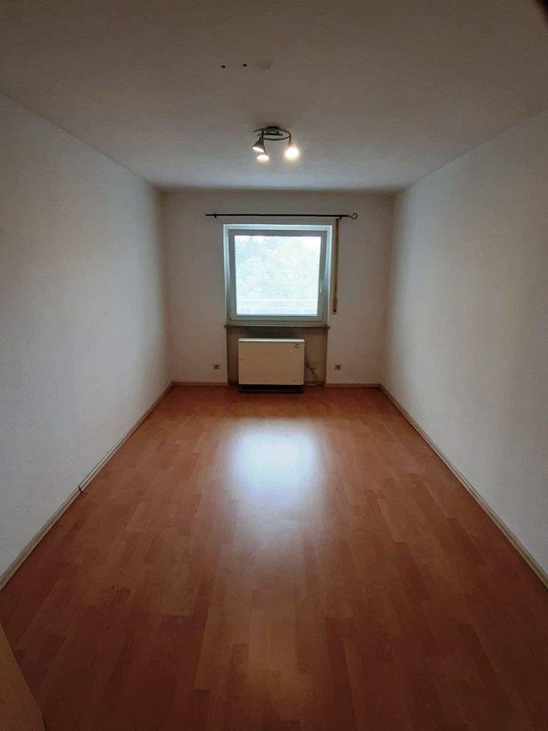 Großzügige 3 Zimmer-Wohnung in energetisch saniertem 3-Familien-Haus! 3 zimmer