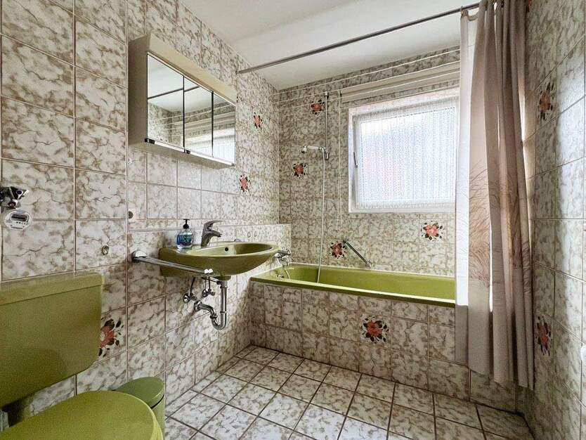 Großzügige 3,5-Zimmerwohnung mit 2 Balkonen und TG-Stellplatz 3 zimmer