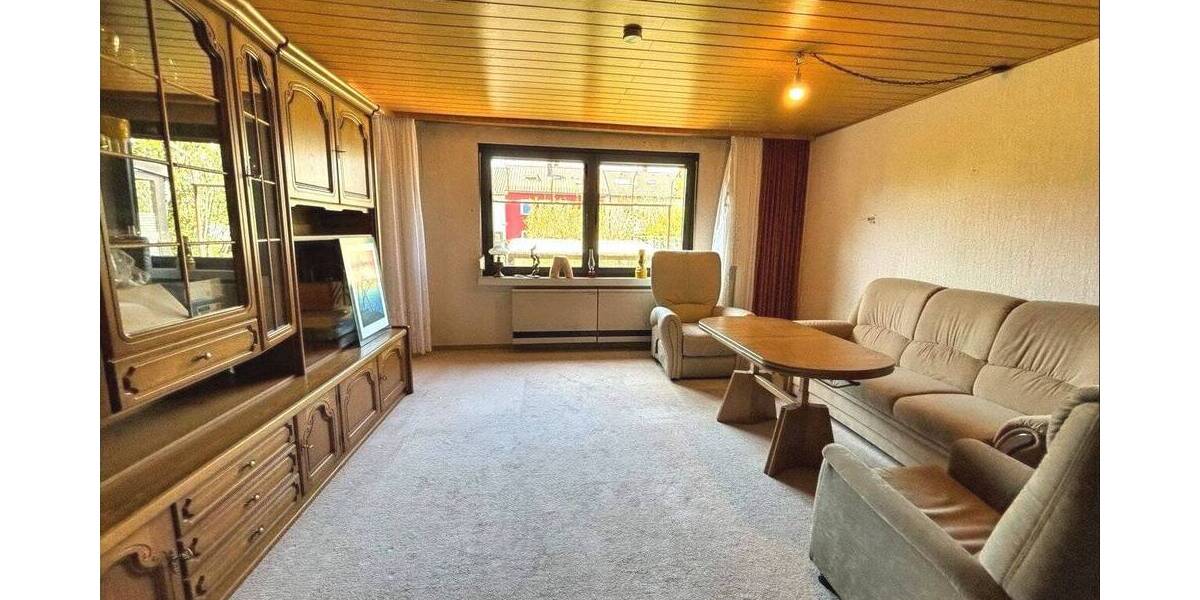 Reihenmittelhaus Sindelfingen Mitte - 7 Zimmer, 140 m&sup2;, 480.000&euro; | Angebot:26807364