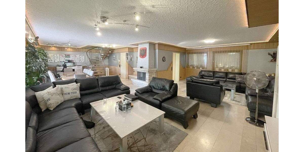 Einfamilienhaus Stuttgart Zuffenhausen - 5 Zimmer, 227 m&sup2;, 999.000&euro; | Angebot:25371190