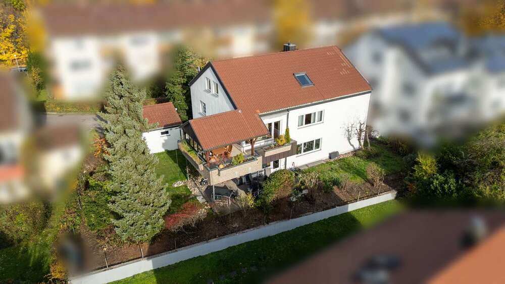Haus zum Kaufen in Stuttgart 1.165.000 € 280 m² 9.5 zimmer