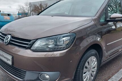 VW Touran 161.836 km 6.999 &euro; Stuttgart 70329