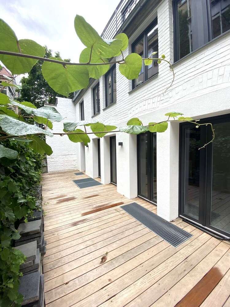 Wohnung zum Mieten in Stuttgart 2.040 € 100 m²