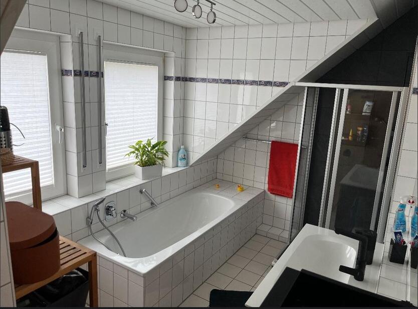 Haus im Haus - helle 5 Zimmer MaisonetteWohnung in Dätzingen