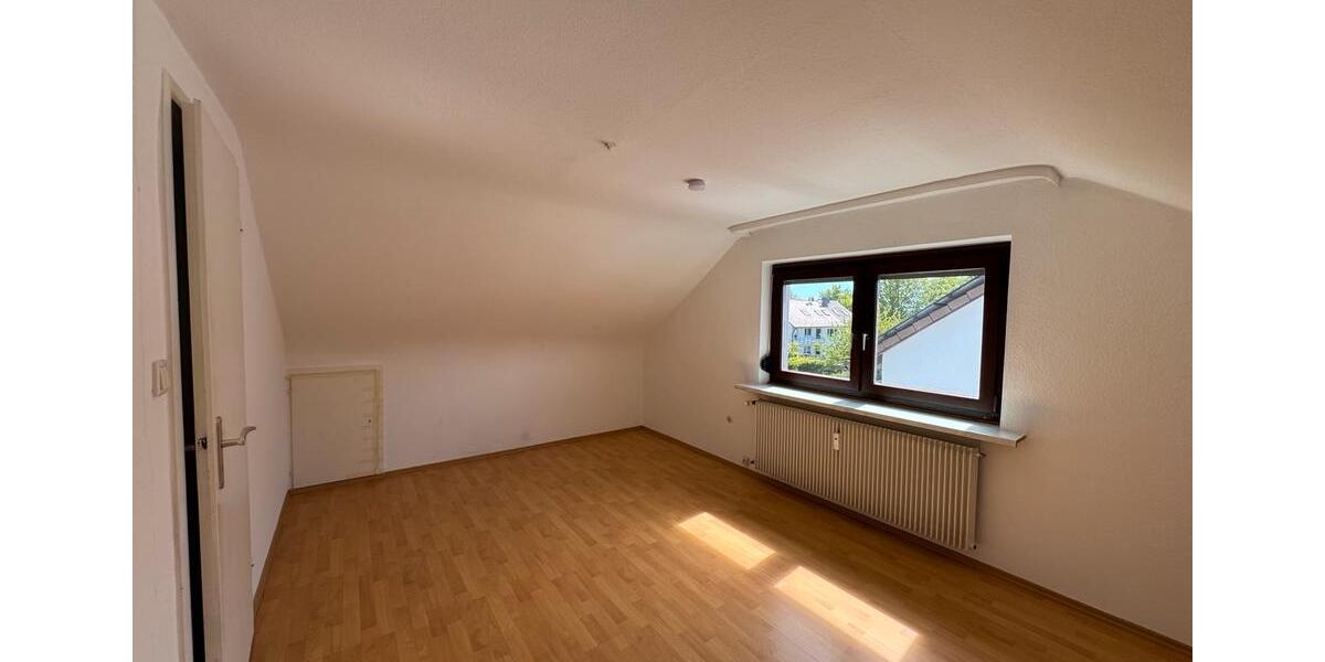 Dachgeschoßwohnung Waldenbuch - 2 Zimmer, 54 m&sup2;, 700&euro; | Angebot:26587026
