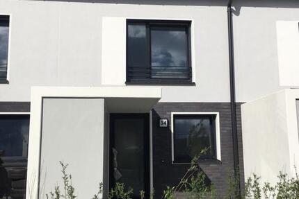 Erstbezug Reihenhaus 5 ZKB, Gäste Bad, Stellplatz