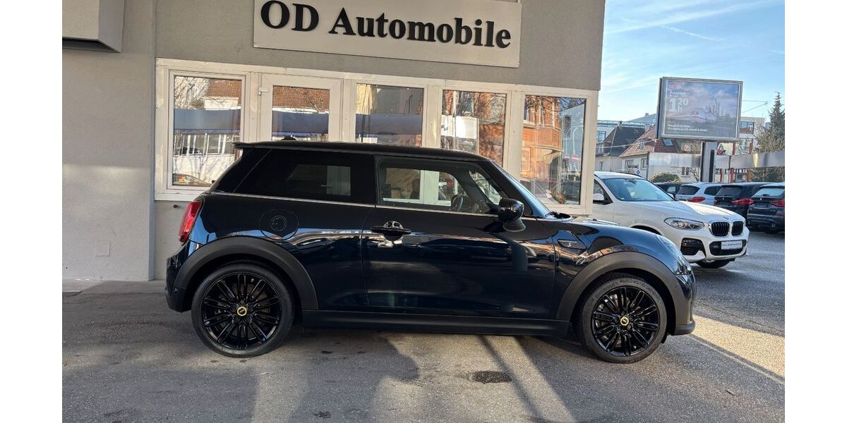 Mini Cooper SE 17.290 km 21.890 € Stuttgart 70469