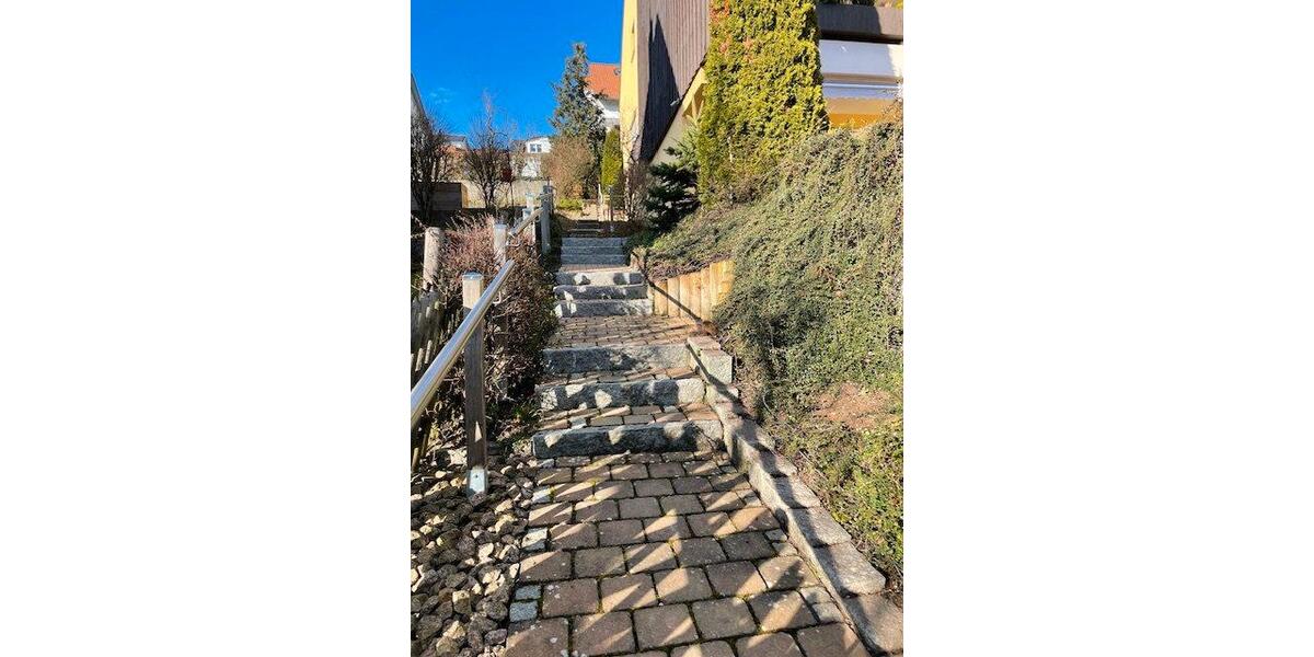 Etagenwohnung Oberboihingen - 6 Zimmer, 125 m&sup2;, 1.500&euro; | Angebot:26346927