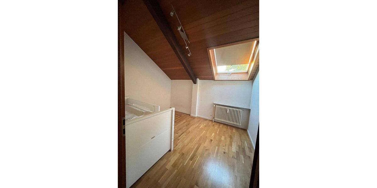 Reihenendhaus Stuttgart Nord - 7 Zimmer, 198 m&sup2;, 2.950&euro; | Angebot:26886443