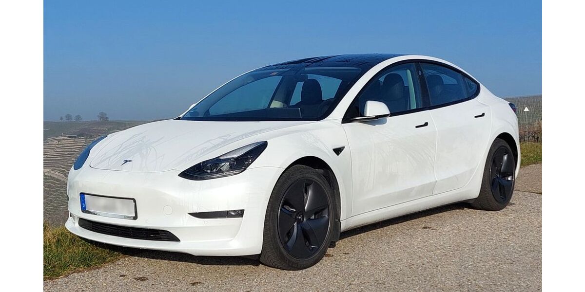 Tesla Model 3 123.800 km 22.700 &euro; Besigheim 74354