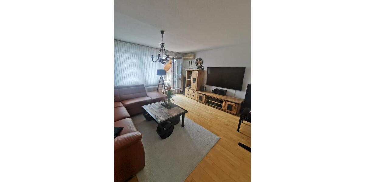 Dachgeschoßwohnung Leonberg - 3.5 Zimmer, 94 m&sup2;, 1.150&euro; | Angebot:26293156