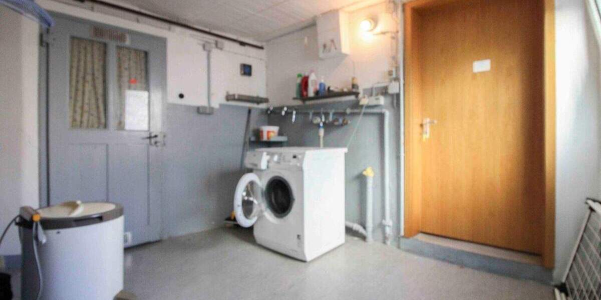 Mehrfamilienhaus, Wohnhaus Stuttgart Heumaden - 9 Zimmer, 398.000&euro; | Angebot:25217117