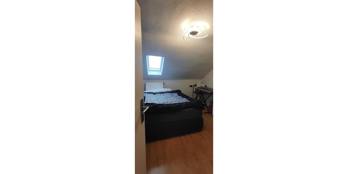 Dachgeschoßwohnung Nürtingen - 2 Zimmer, 65 m&sup2;, 800&euro; | Angebot:26409980
