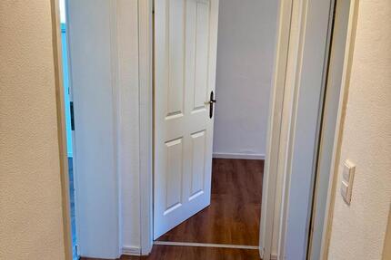 Wohnung Weinstadt - 2 Zimmer, 65 m&sup2;, 900&euro; | Angebot:25422658