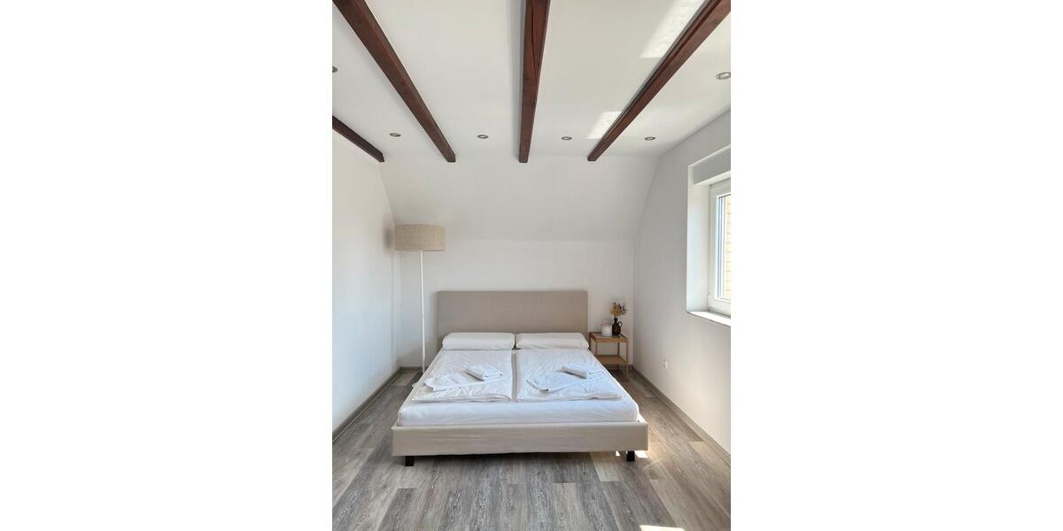 Dachgeschoßwohnung Esslingen am Neckar Brühl - 2 Zimmer, 60 m&sup2;, 1.300&euro; | Angebot:24769326