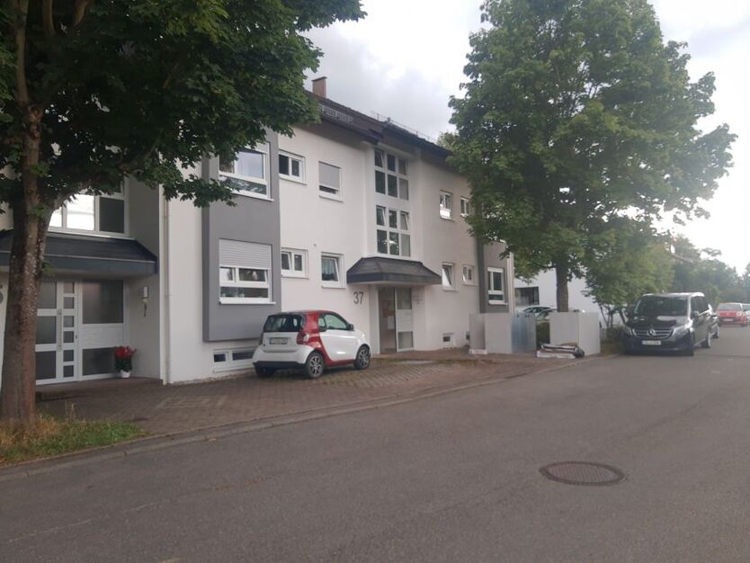Provisionsfrei* Helle 1 Zi-Whg in Neuhausen - renoviert und sofort beziehbar
