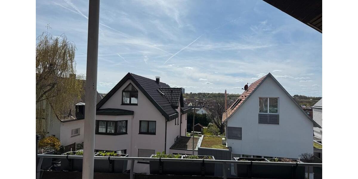 Dachgeschoßwohnung Fellbach Oeffingen - 4 Zimmer, 90 m&sup2;, 1.200&euro; | Angebot:26119987