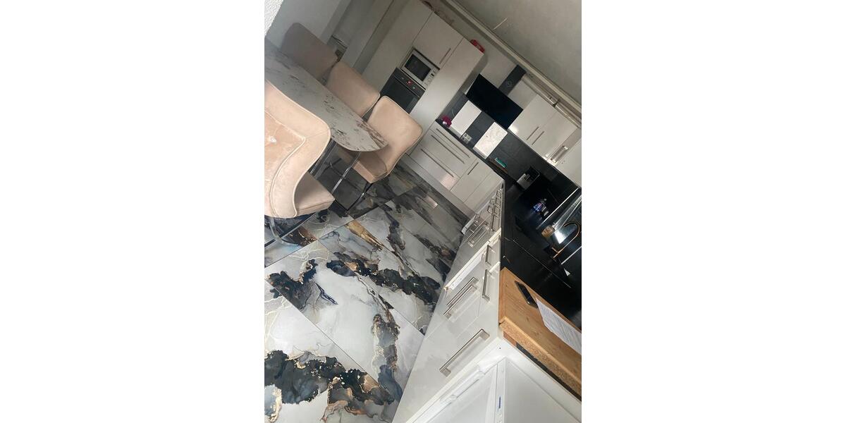 Einfamilienhaus Nürtingen - 6 Zimmer, 250 m&sup2;, 2.300&euro; | Angebot:25047803