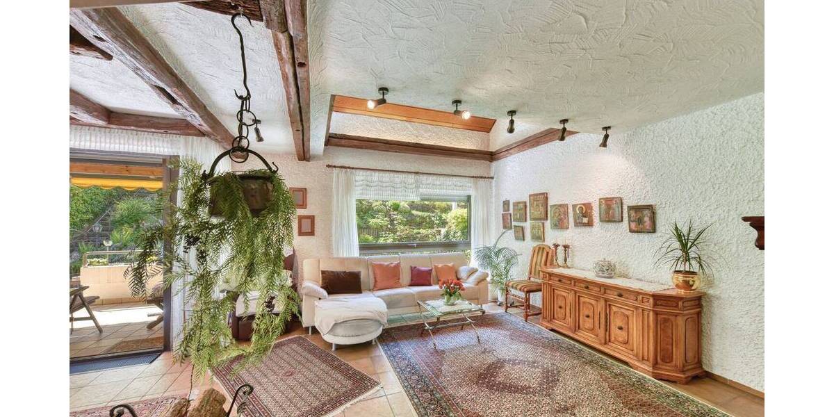 Mehrfamilienhaus, Wohnhaus Stuttgart Ost - 9 Zimmer, 256 m&sup2;, 1.200.000&euro; | Angebot:21293821