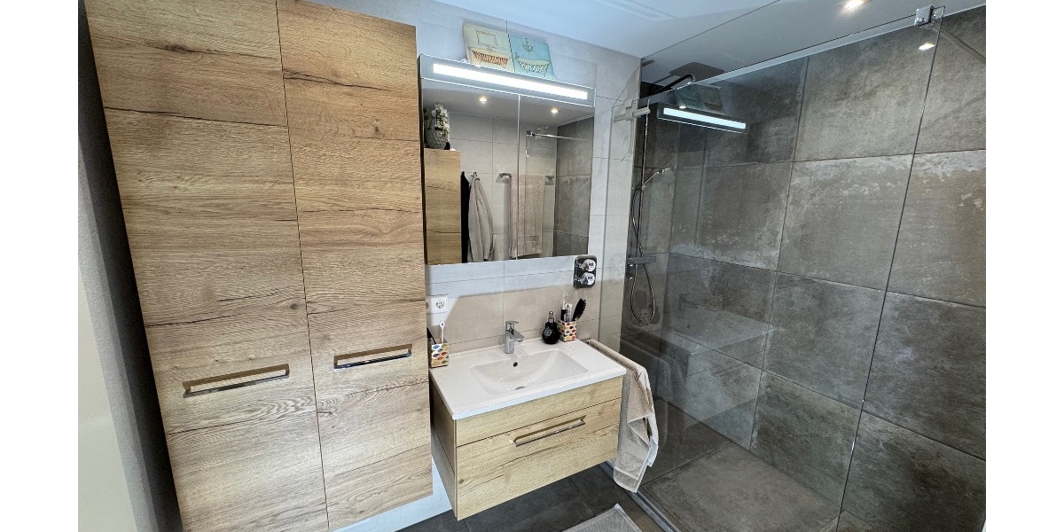 Perfekt für zwei - Hochwertig renovierte 3,5-Zi-OG-ETW am Ramsbachtal in S-Degerloch(Hoffeld) - 3.5 Stuttgart / Hoffeld Hoffeld (Stadtteil) | Angebot:27338785