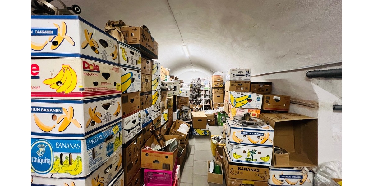 Renditestarke Kapitalanlage in Stuttgart-West: Gewerbeeinheit mit großem Gewölbekeller - Gewerbeobjekt Stuttgart-West West | Angebot:24848130