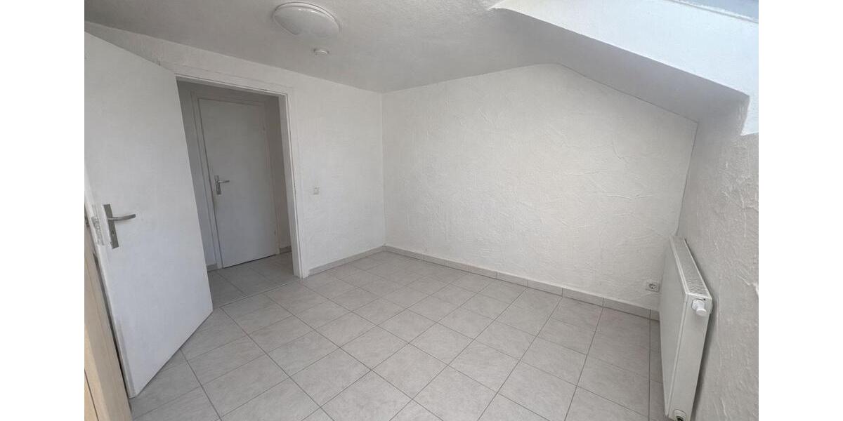 Dachgeschoßwohnung Remseck am Neckar - 3 Zimmer, 65 m&sup2;, 800&euro; | Angebot:26705330
